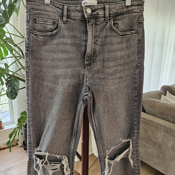 High-rise jeans - Picture 3 of 5